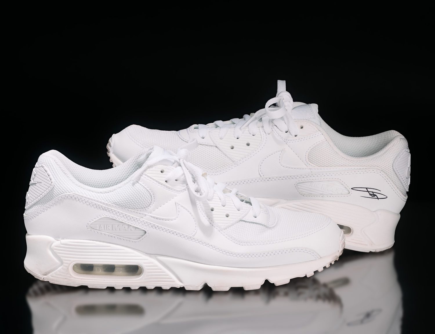 Nike Air Max 90 (white) — signed, from Eminem's collection (angle 5)