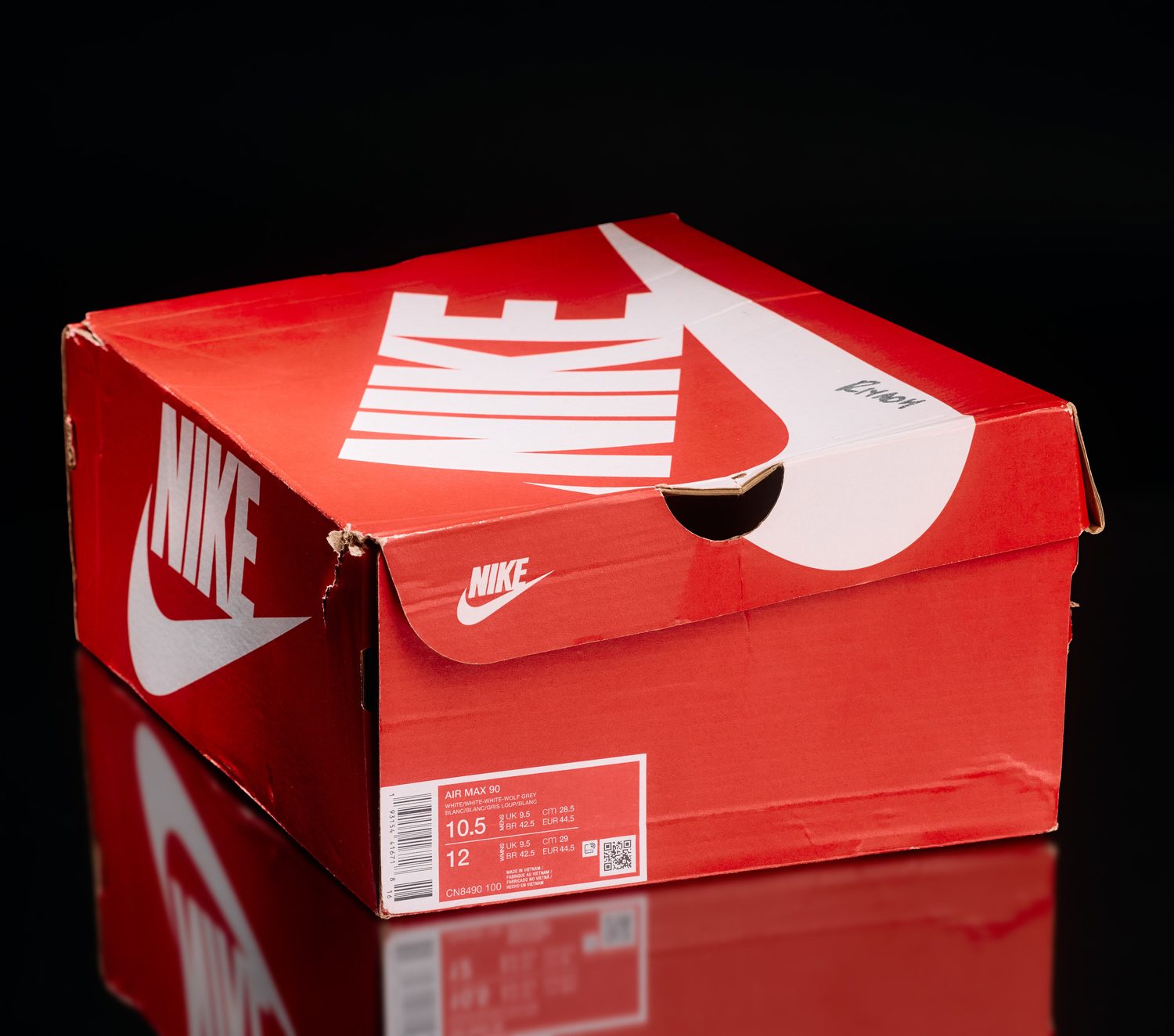 Nike Air Max 90 (white) — signed, from Eminem's collection (angle 8)