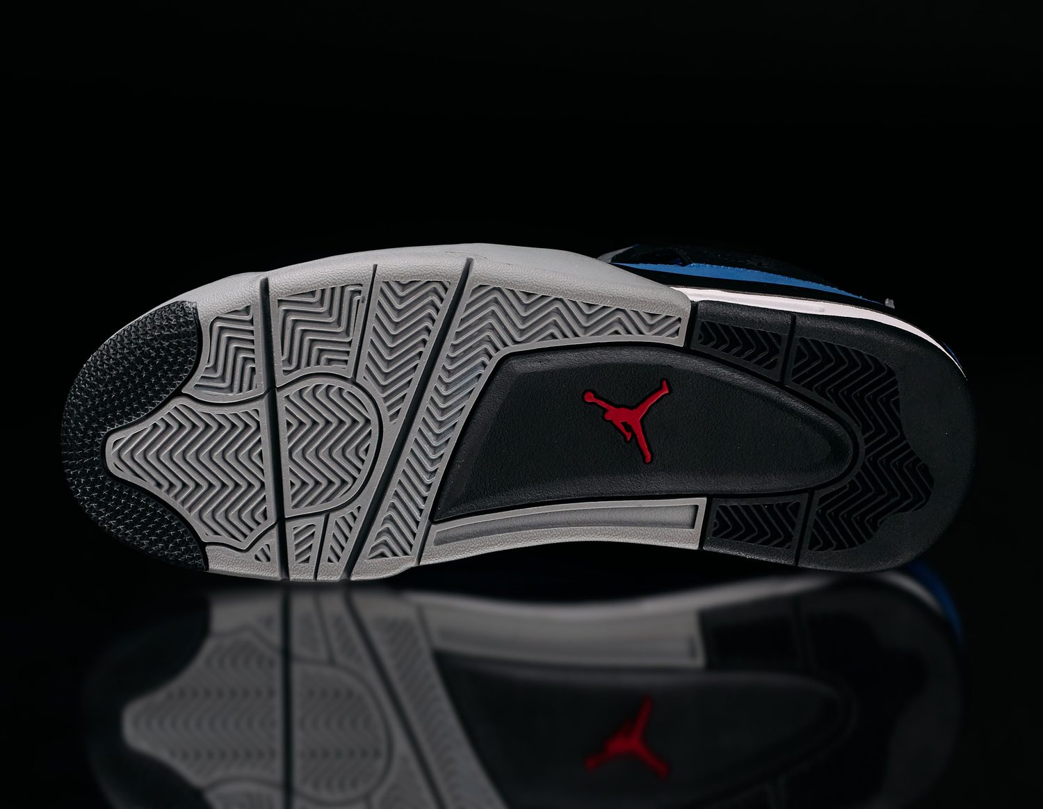 Air Jordan 4 “Encore” — the royal-blue Eminem PE — signed, from Eminem's collection (angle 3)