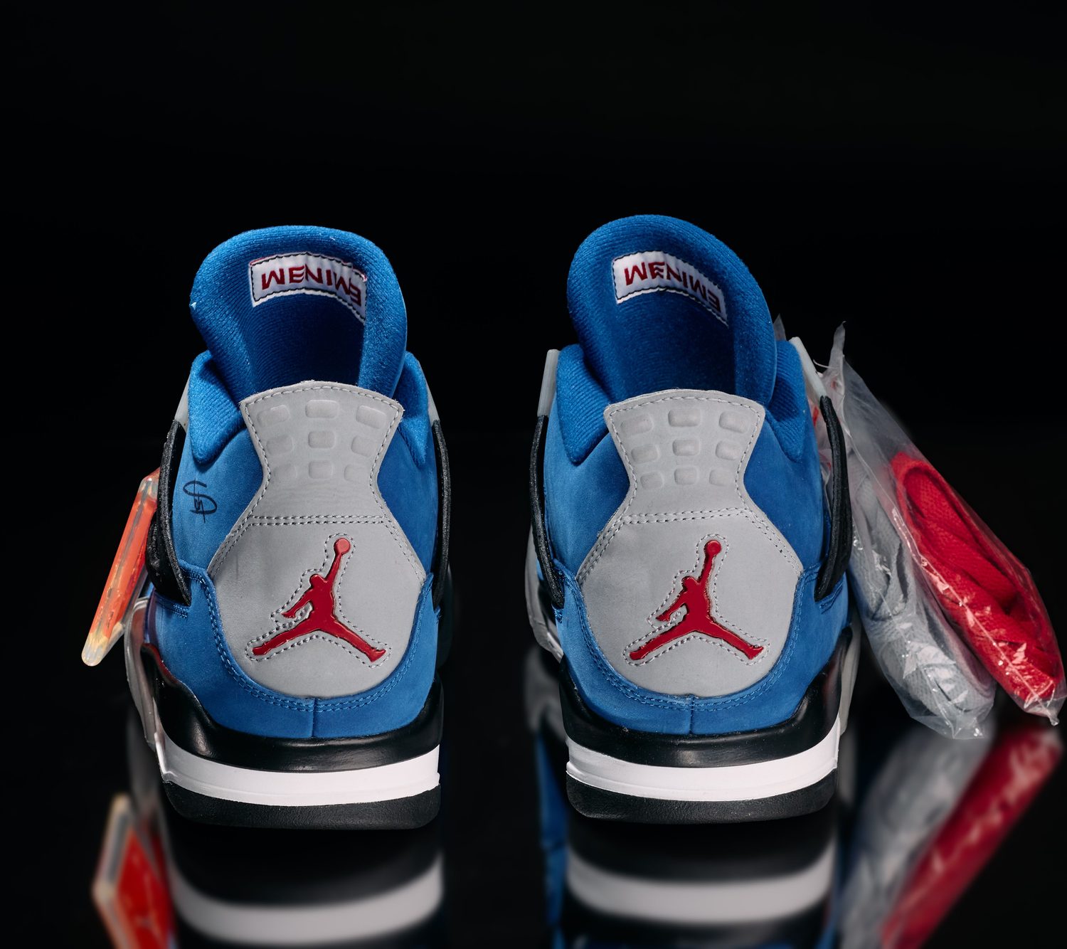 Air Jordan 4 “Encore” — the royal-blue Eminem PE — signed, from Eminem's collection (angle 6)