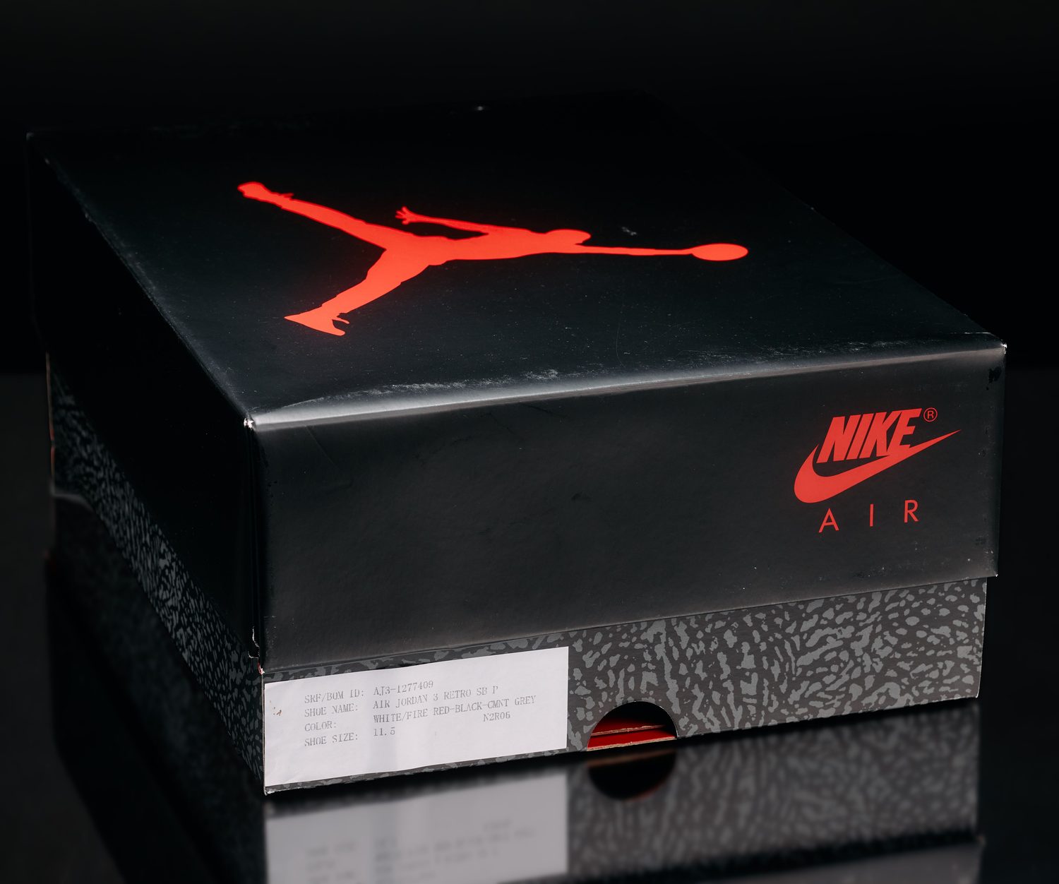 Air Jordan 3 “Slim Shady” PE — the Super Bowl LVI pair — signed, from Eminem's collection (angle 8)